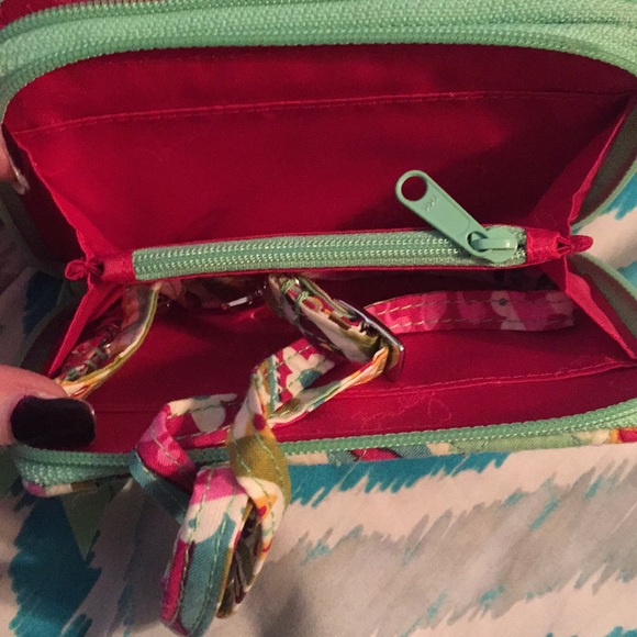 Vera Bradley interchangeable wristlet/wallet bag. - Picture 2 of 6